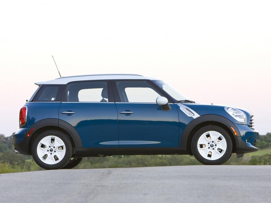  Mini Cooper Countryman 2010 года  (US) (фото 4 из 9)